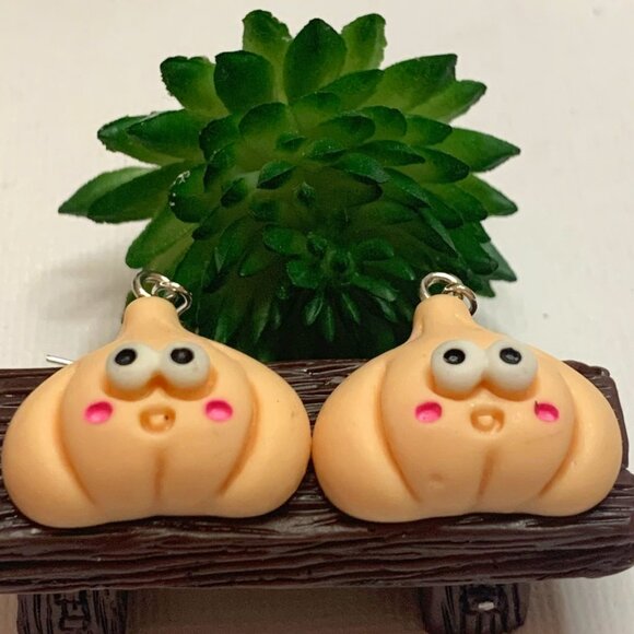 Garlic Earring, Funny Food Earring, Chef Earring, Cooking Earring, Gift Idea - Picture 2 of 6